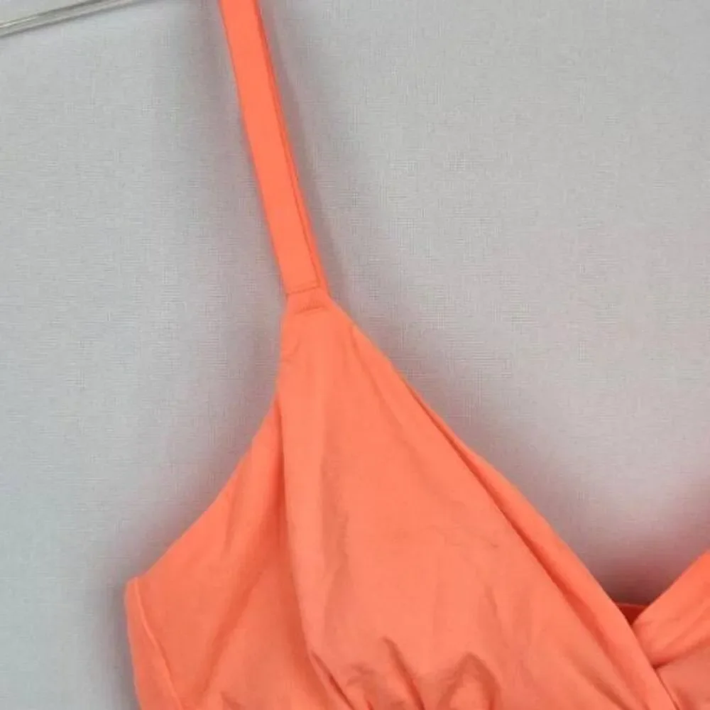 SKIMS TRIANGLE CROSS FRONT BRA NWT - Picture 2 of 9